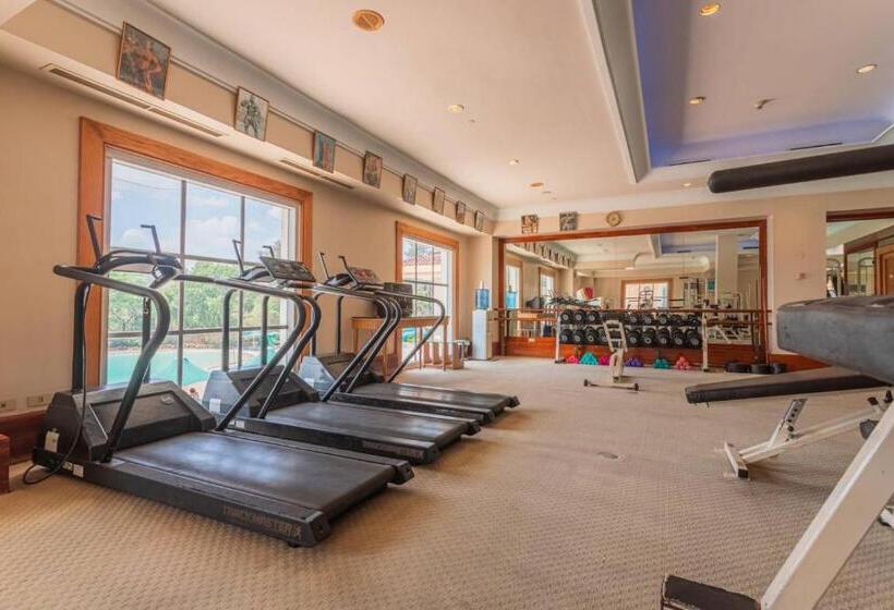 בית מלון כפרי The Subic Bay Yacht Club, Inc