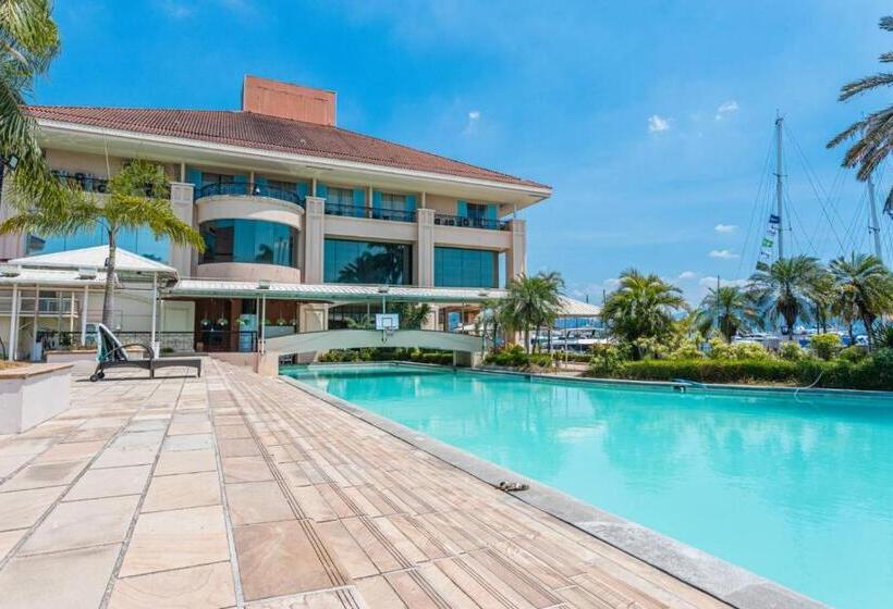 בית מלון כפרי The Subic Bay Yacht Club, Inc