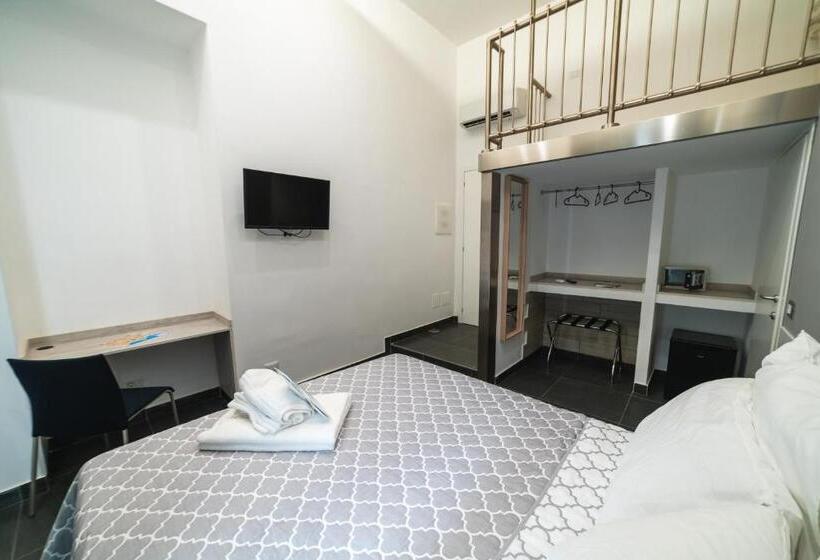 تختخواب و صبحانه Anna S Family