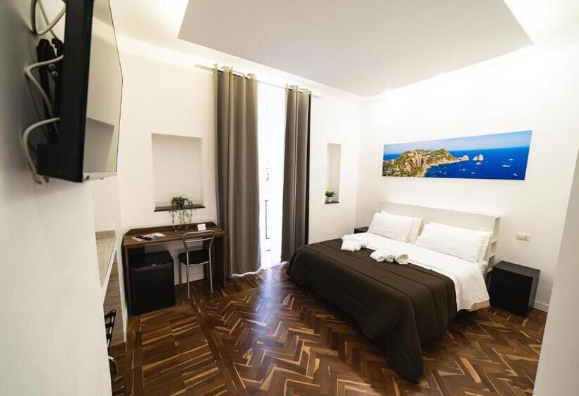 تختخواب و صبحانه Anna S Family