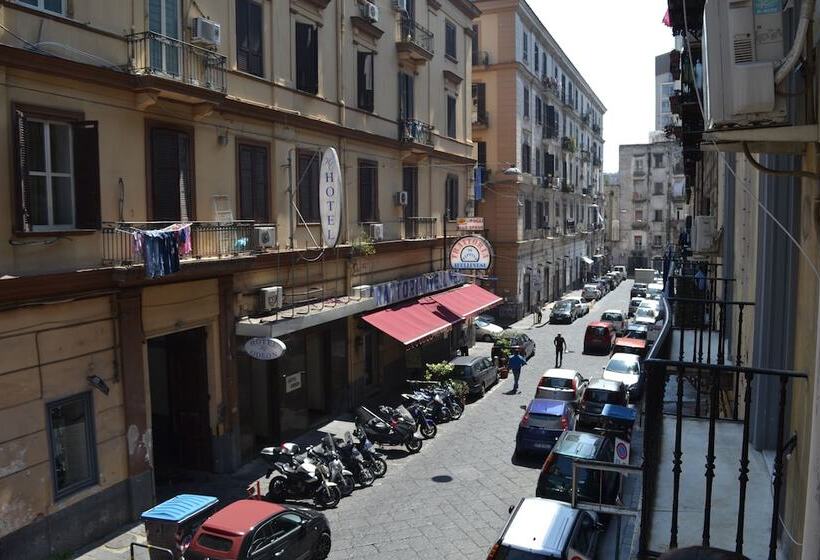 تختخواب و صبحانه Anna S Family