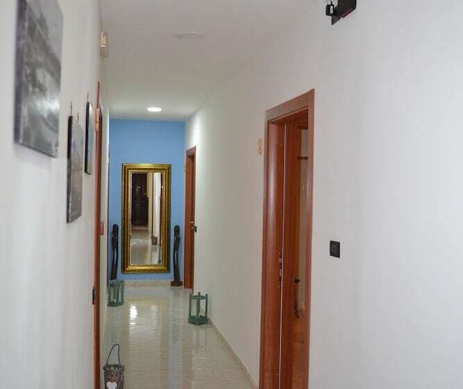 تختخواب و صبحانه Anna S Family