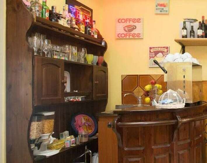 تختخواب و صبحانه Anna S Family