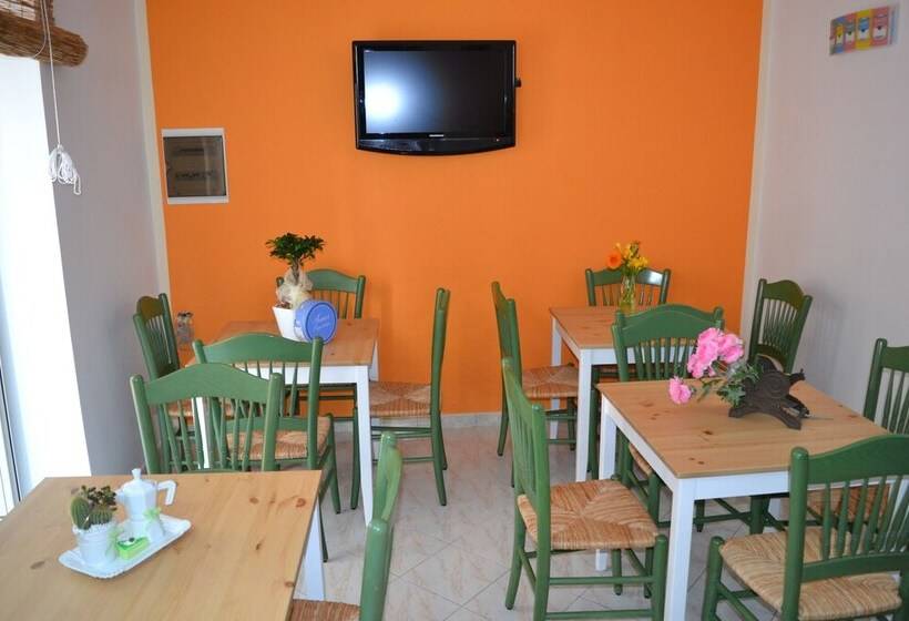 تختخواب و صبحانه Anna S Family