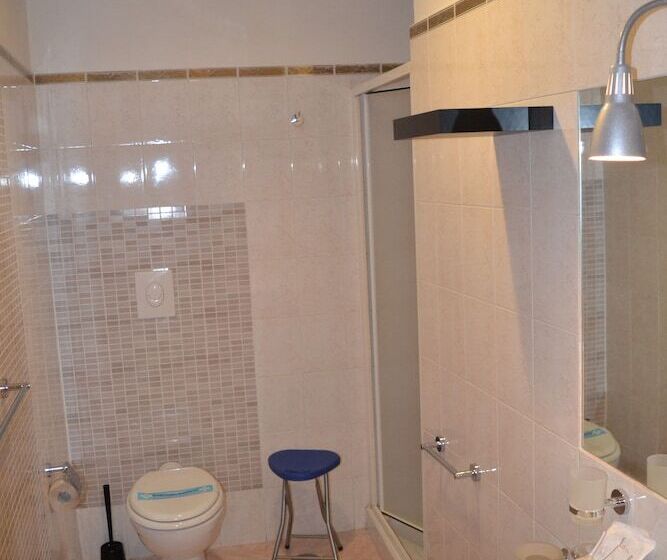 تختخواب و صبحانه Anna S Family