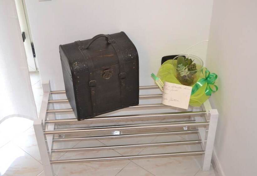 تختخواب و صبحانه Anna S Family