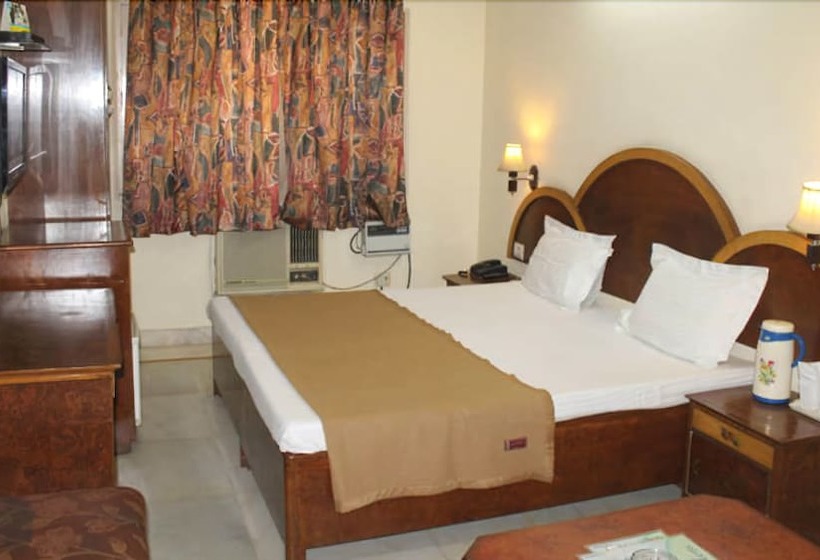 호텔 Atithi Palace