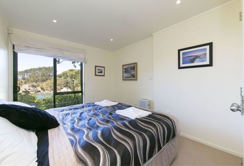 Отель Beachfront Enclosure Bay