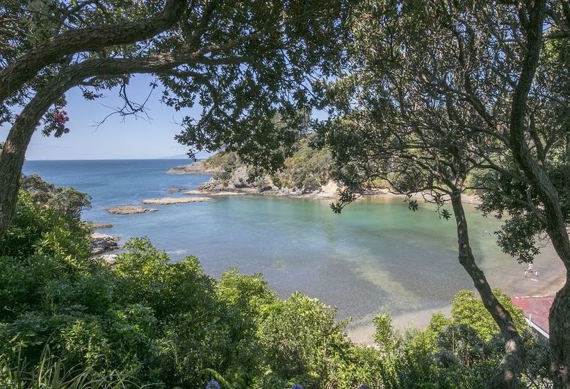 Отель Beachfront Enclosure Bay