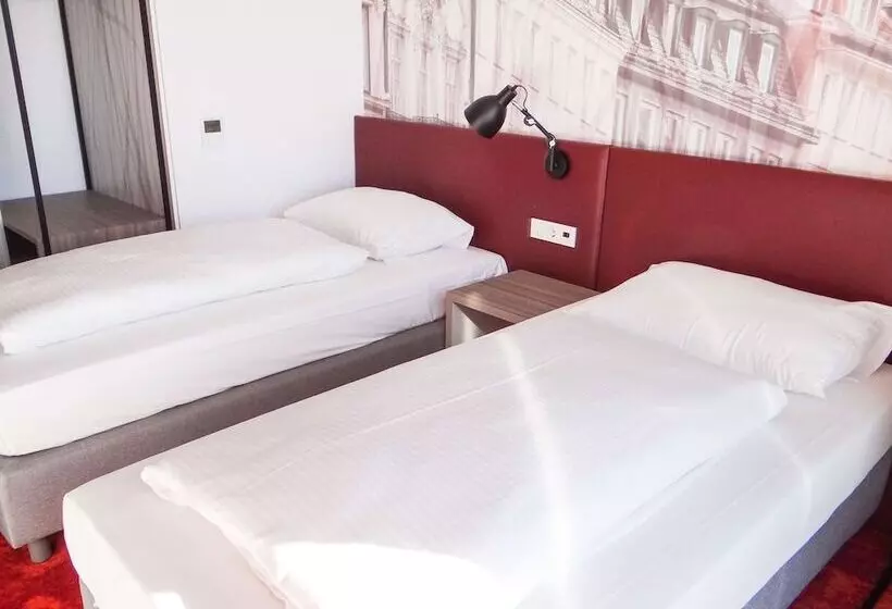 Hotelli Campanile Muenchen Sendling