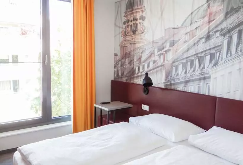 Hotelli Campanile Muenchen Sendling
