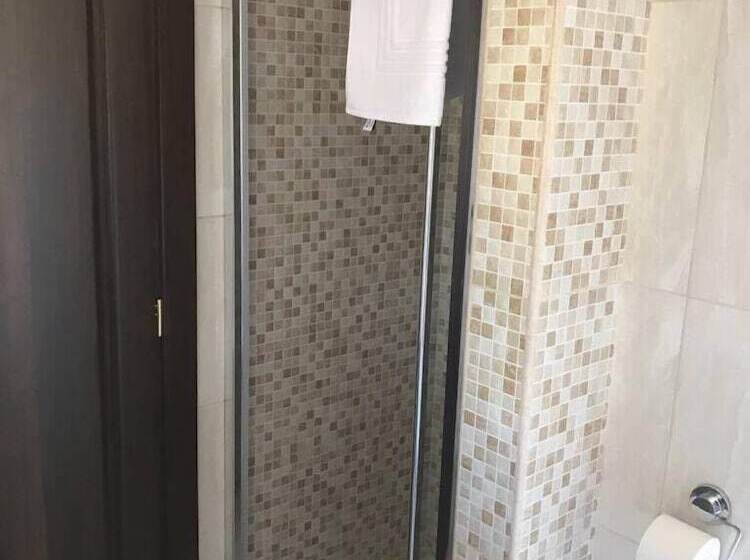 فندق Eleven Bed & Breakfast