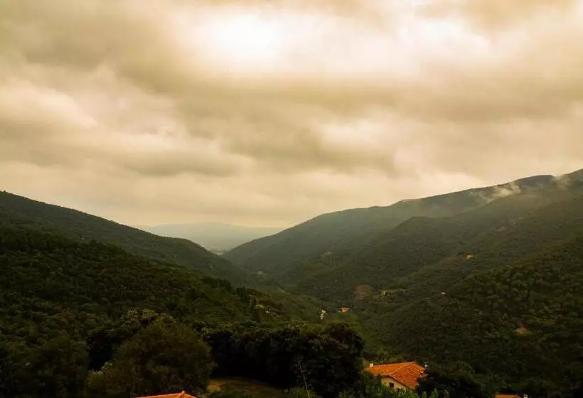 Hotelli Hostal Montserrat