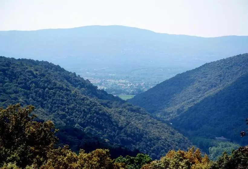 Hotelli Hostal Montserrat