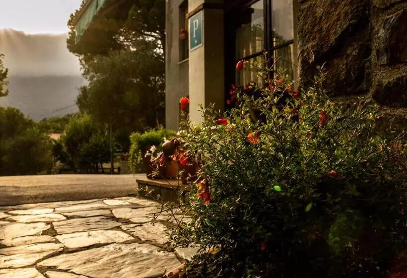 Hotelli Hostal Montserrat