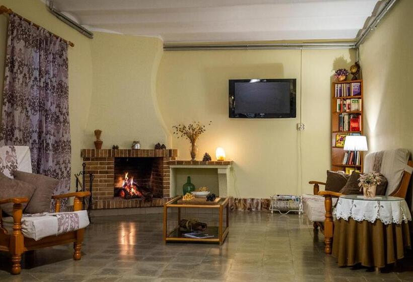 هتل Hostal Montserrat