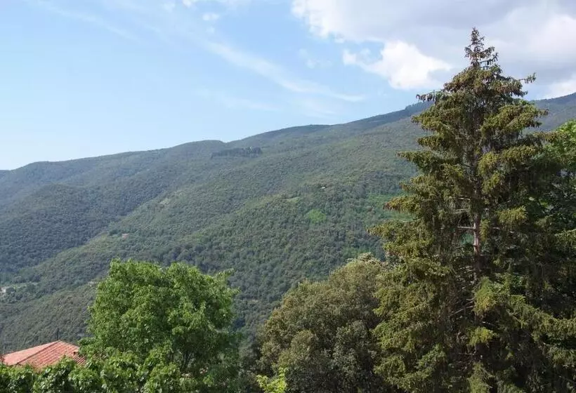 Hotelli Hostal Montserrat