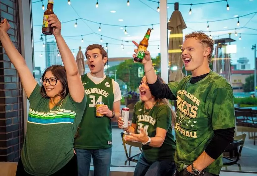 هتل Hyatt Place Milwaukee Downtown