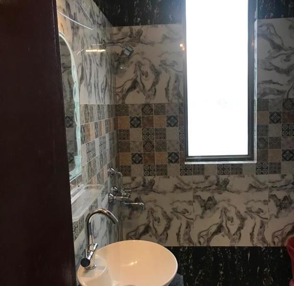 Отель Collection O 1088 Kamesh Hut