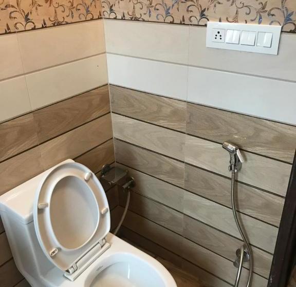 Отель Collection O 1088 Kamesh Hut