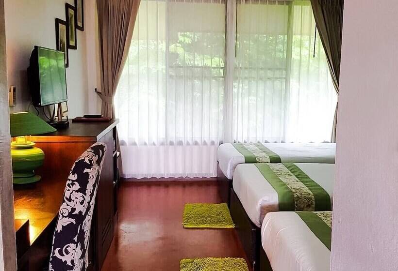 בית מלון כפרי Kornwat Garden Resort