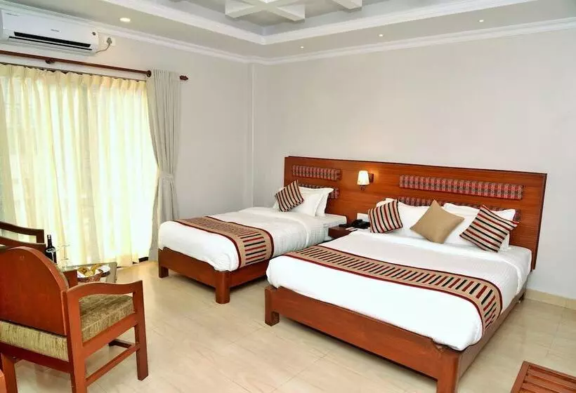 هتل Kuti Resort And Spa