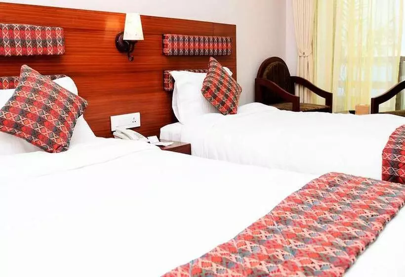 هتل Kuti Resort And Spa