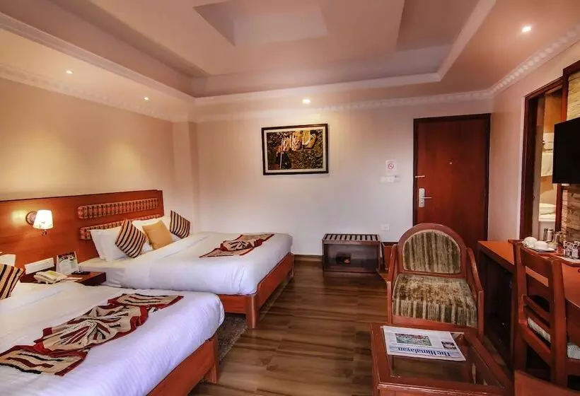 هتل Kuti Resort And Spa