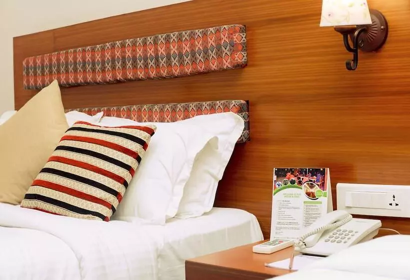 هتل Kuti Resort And Spa