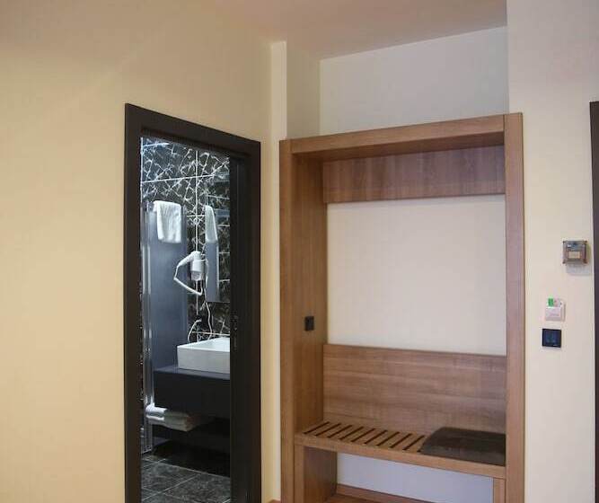 هتل Metro City Apartments