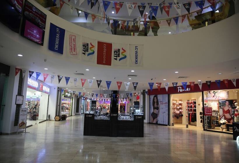 هتل Metro City Apartments