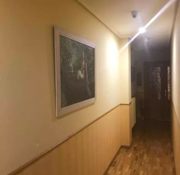 ホテル Pension Logroño