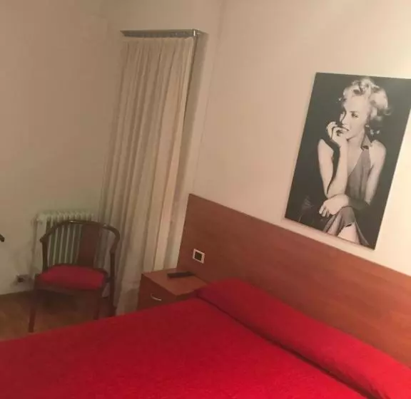 ホテル Pension Logroño