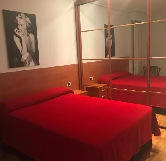 ホテル Pension Logroño