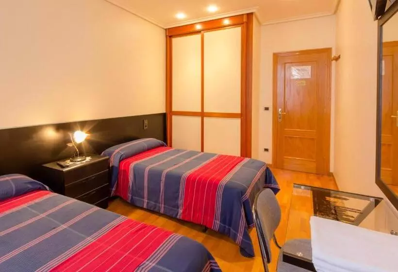 ホテル Pension Logroño