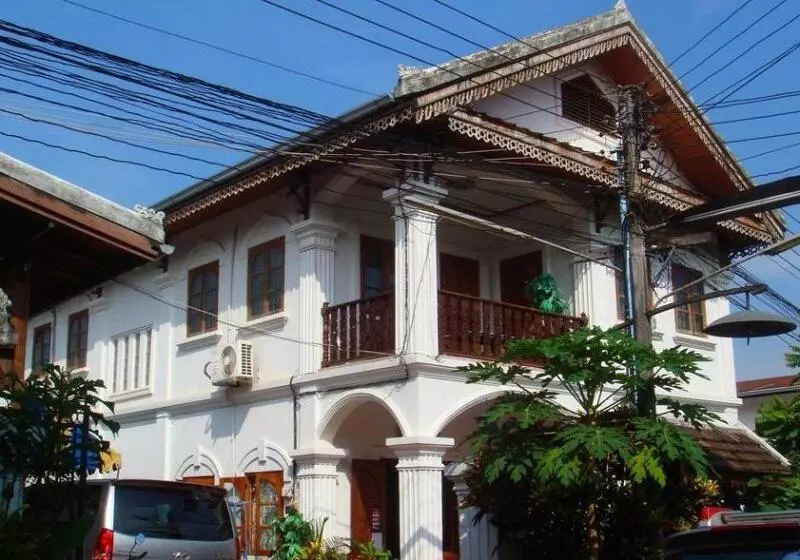 ホテル Rattana Guesthouse