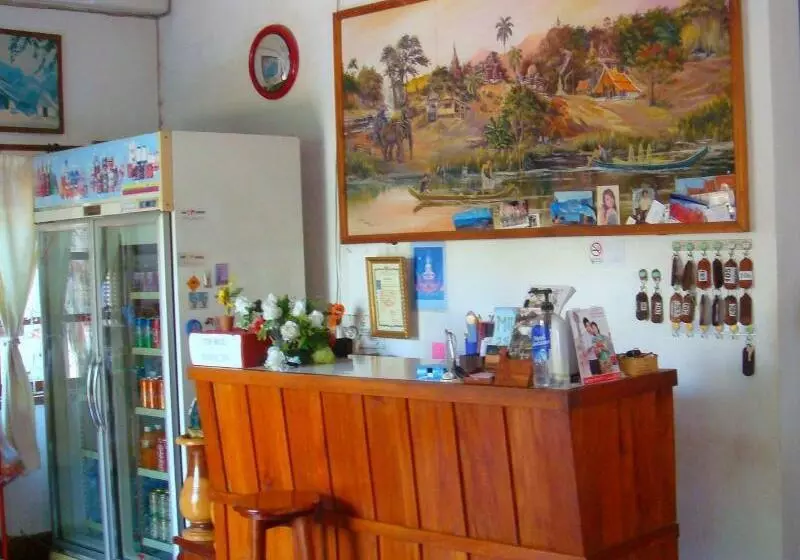 ホテル Rattana Guesthouse