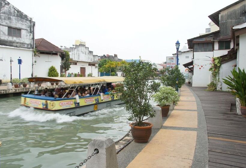 Hotel River One Residence   Hostel