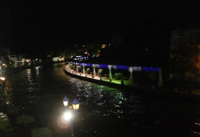 Hotel River One Residence   Hostel