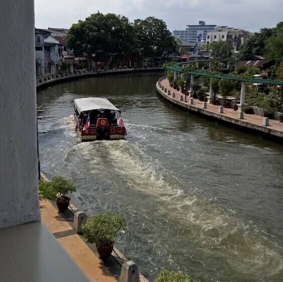 Hotel River One Residence   Hostel