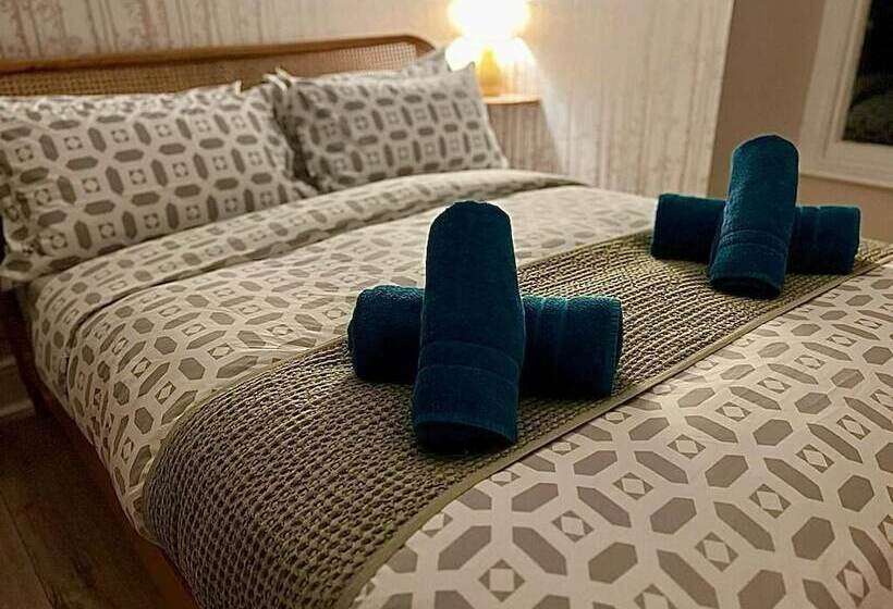 فندق Summerhill Guest House