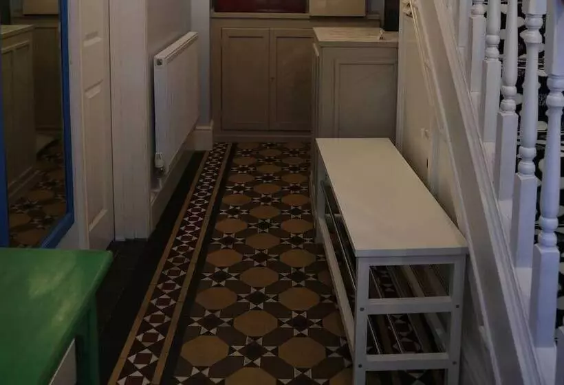 Hotelli Summerhill Guest House