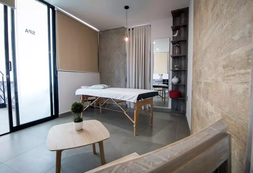 Maria Ines Hotel Suite