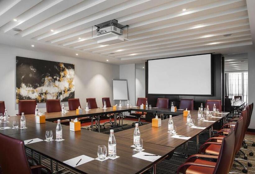 Hotel Centro Salama Jeddah By Rotana