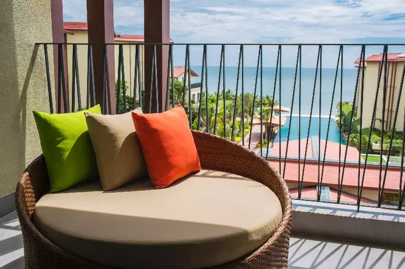 هتل Dusit Princess Moonrise Beach Resort