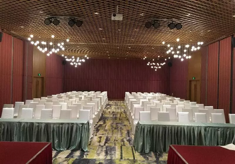 هتل Dusit Princess Moonrise Beach Resort