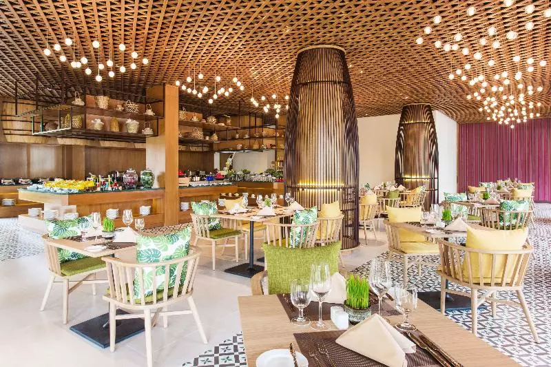 هتل Dusit Princess Moonrise Beach Resort