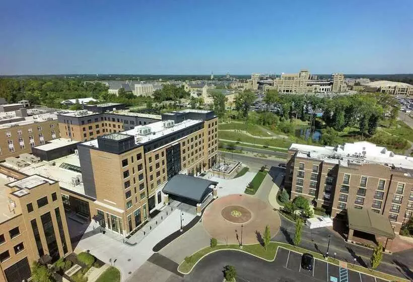 ホテル Embassy Suites By Hilton South Bend At Notre Dame