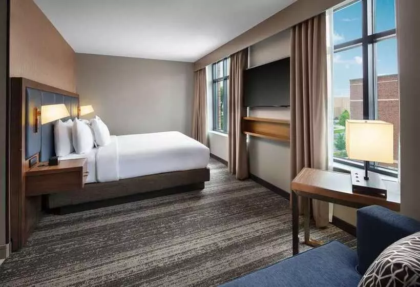 ホテル Embassy Suites By Hilton South Bend At Notre Dame