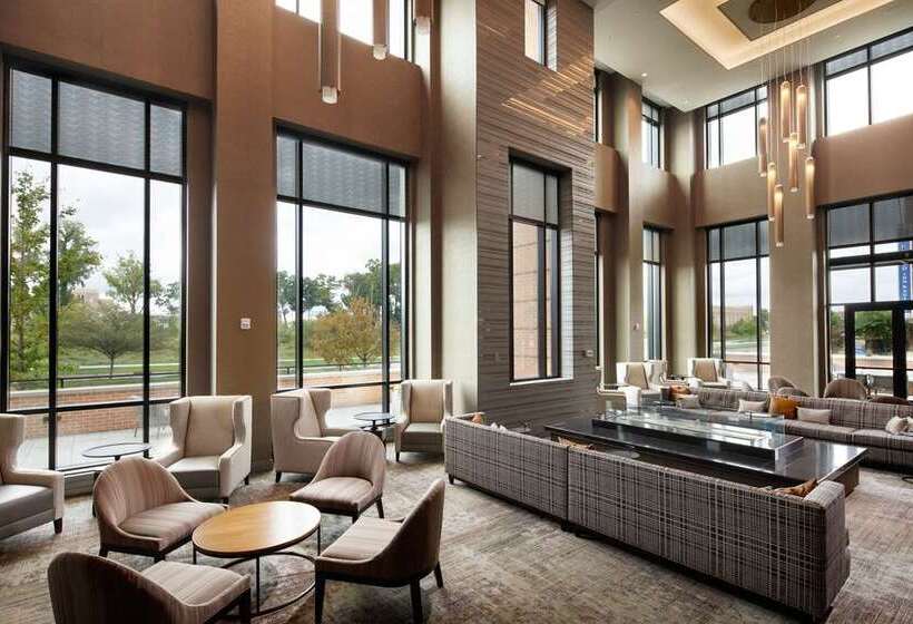 هتل Embassy Suites By Hilton South Bend At Notre Dame